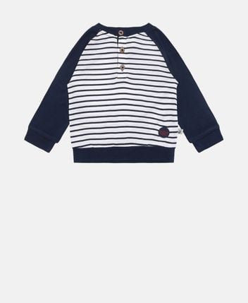 Long-sleeved top