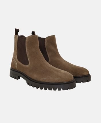 Chelsea boots