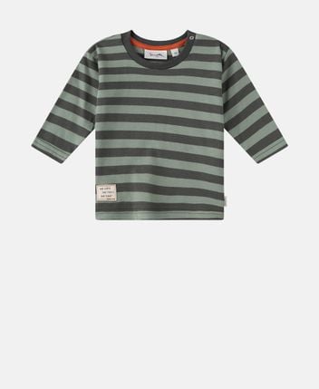 Long-sleeved top