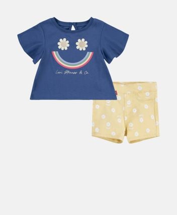 T-shirt and shorts set