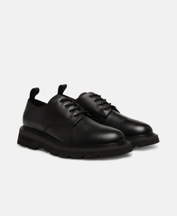 Lace-up shoes