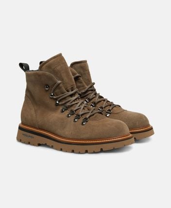 Lace-up ankle boot