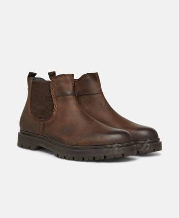 Chelsea boots