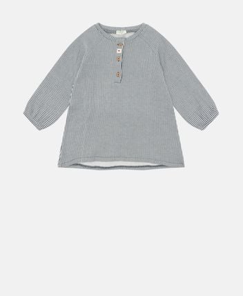 Long-sleeved top