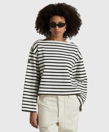 Long-sleeved top