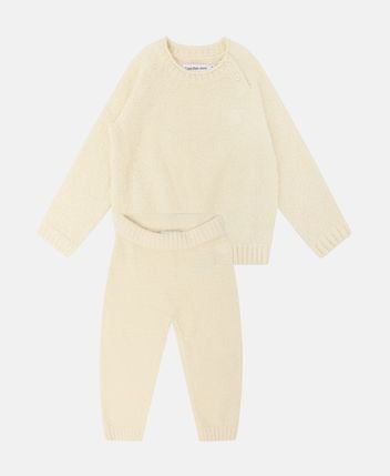 Pullover and trouser set