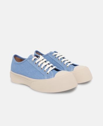Platform sneakers