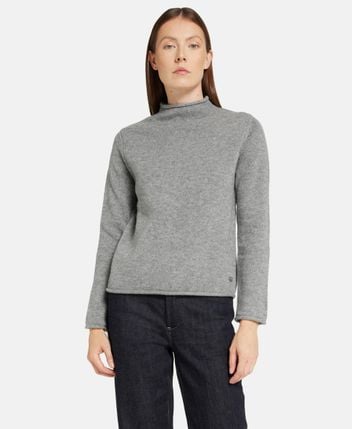 Wool pullover