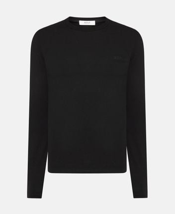 Long-sleeved top