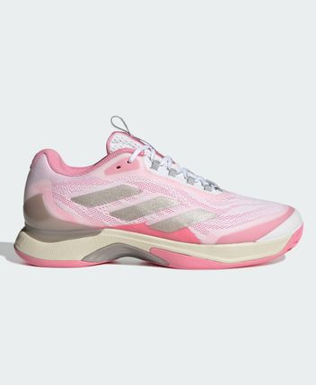 Tennis shoes
