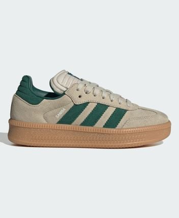 Walking shoes