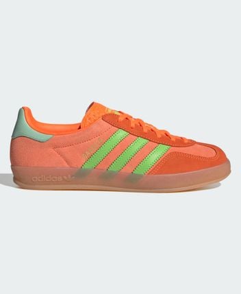 Walking shoes