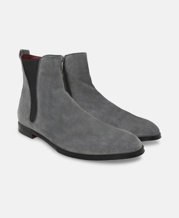 Chelsea boots