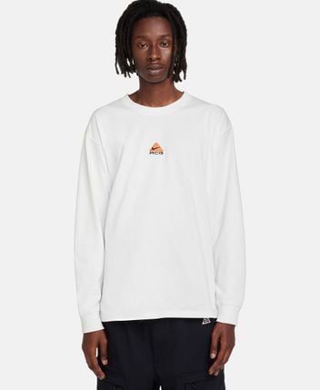 Long-sleeved top