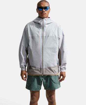 Outdoor jacket