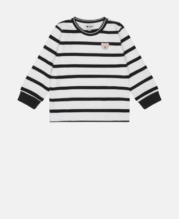 Long-sleeved top