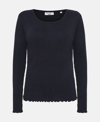 Long-sleeved top