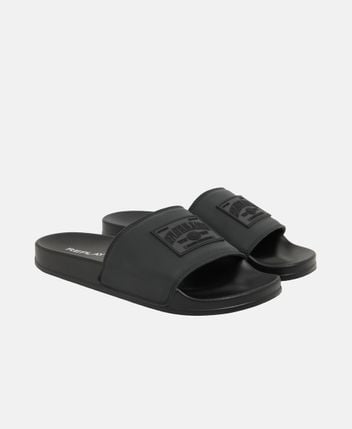 Pool shoes Up Tyre