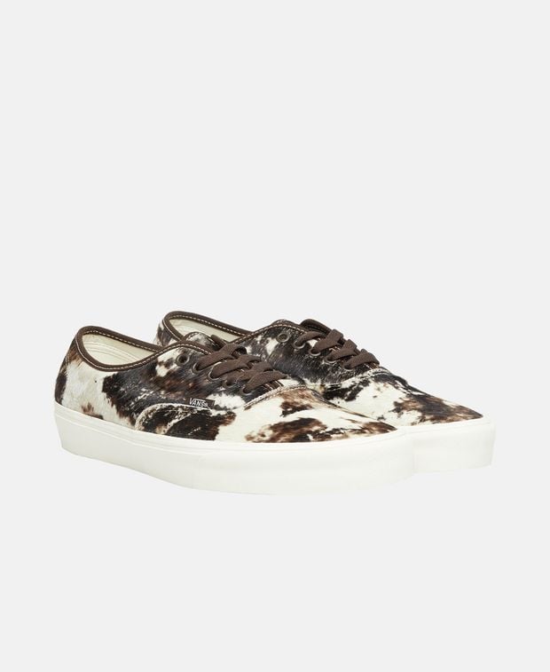 Vans 오센틱 포니 헤어 카우 프린트 스니커즈