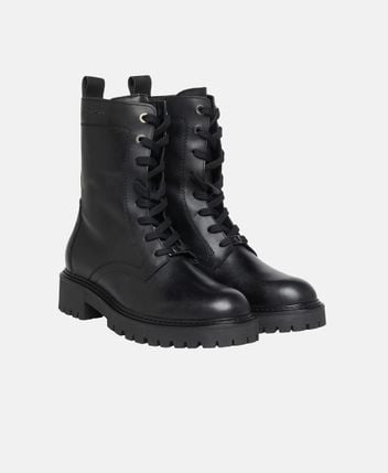 Lace-up boots