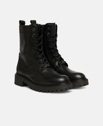 Lace-up boots