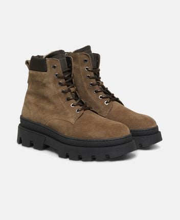 Lace-up ankle boot