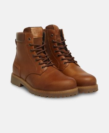 Lace-up ankle boot