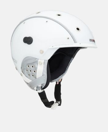 Ski helmet