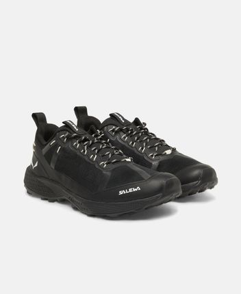 Trekking shoes