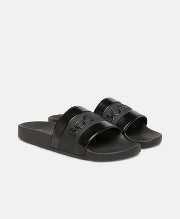 Pool shoes Belize