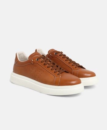 Platform sneakers