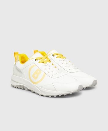 Golf shoes