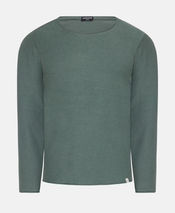Long-sleeved top