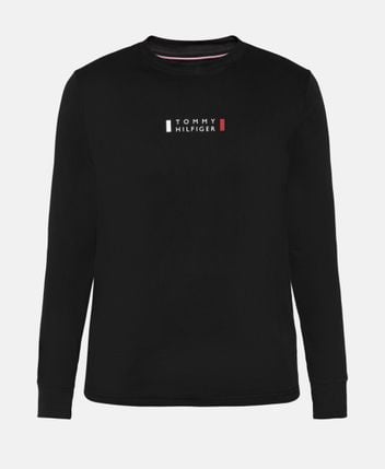 Long-sleeved top