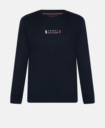 Long-sleeved top