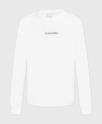 Long-sleeved top