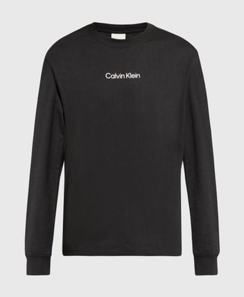 Long-sleeved top