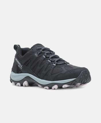Trekking shoes