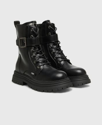 Lace-up ankle boot