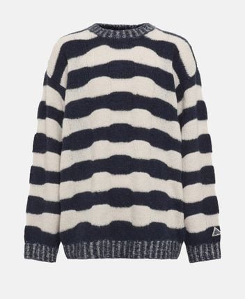Long-sleeved jumper