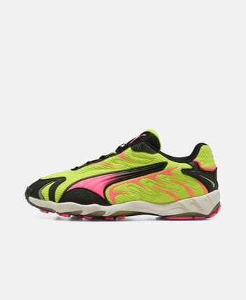 Sneakers Inhale