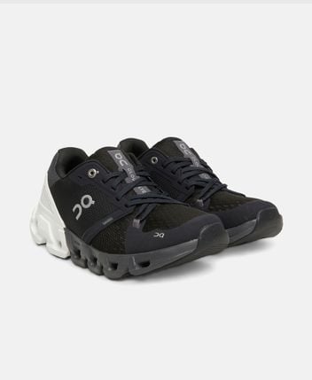 Running shoes Cloudflyer 4