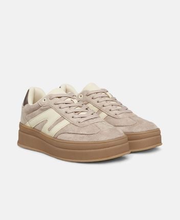 Platform sneakers