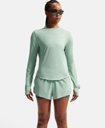 Long-sleeved top
