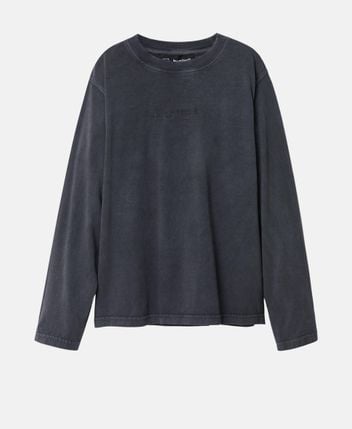 Long-sleeved top