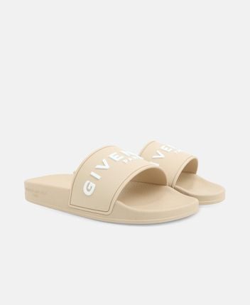 Pool shoes