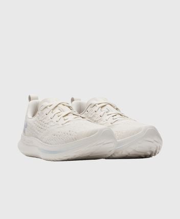 Running shoes Velociti 4