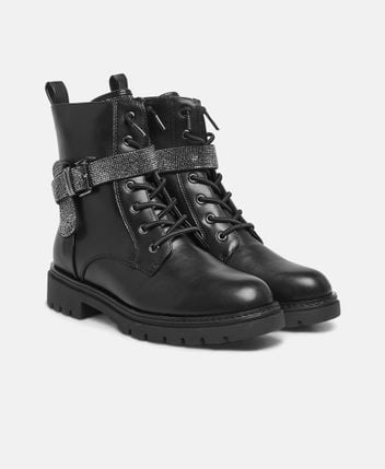 Lace-up ankle boot