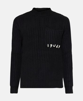 Knitted jumper