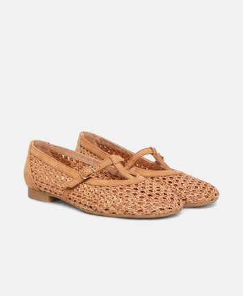 Ballerina flat with straps
